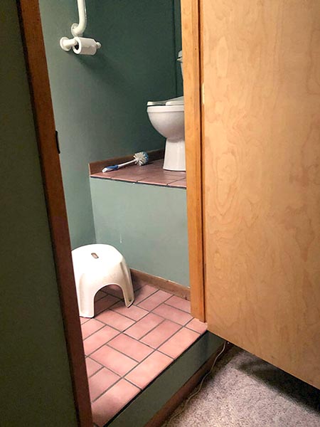 Záchod na poschodí